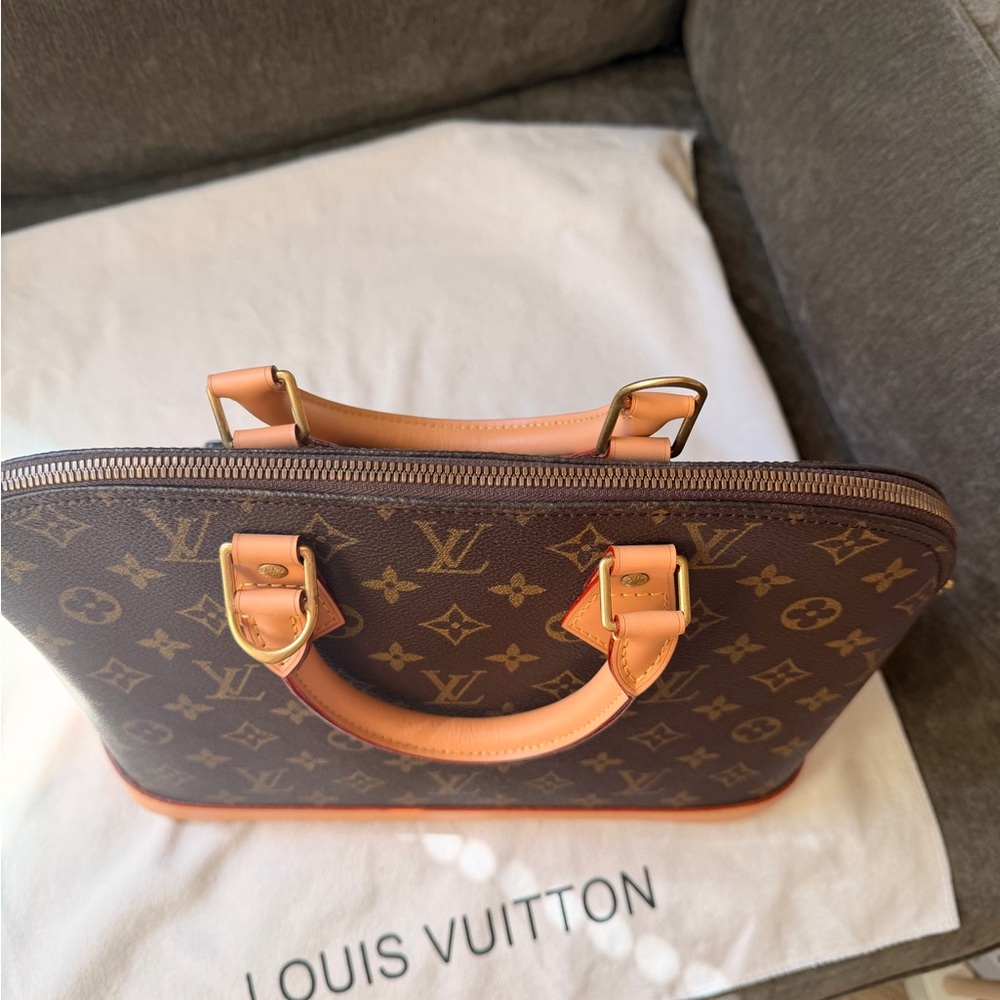 Louis Vuitton Monogram Alma PM - Picture 3 of 10